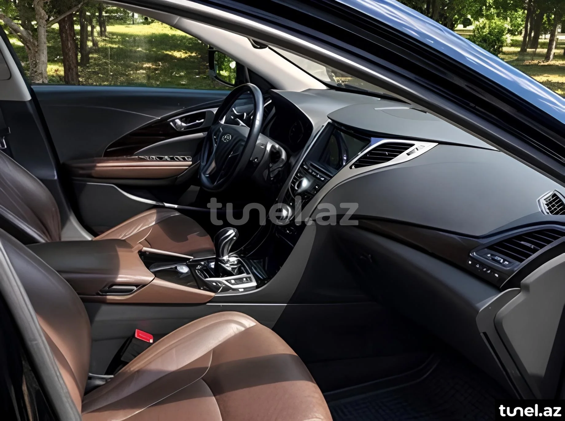 Hyundai Azera 2011