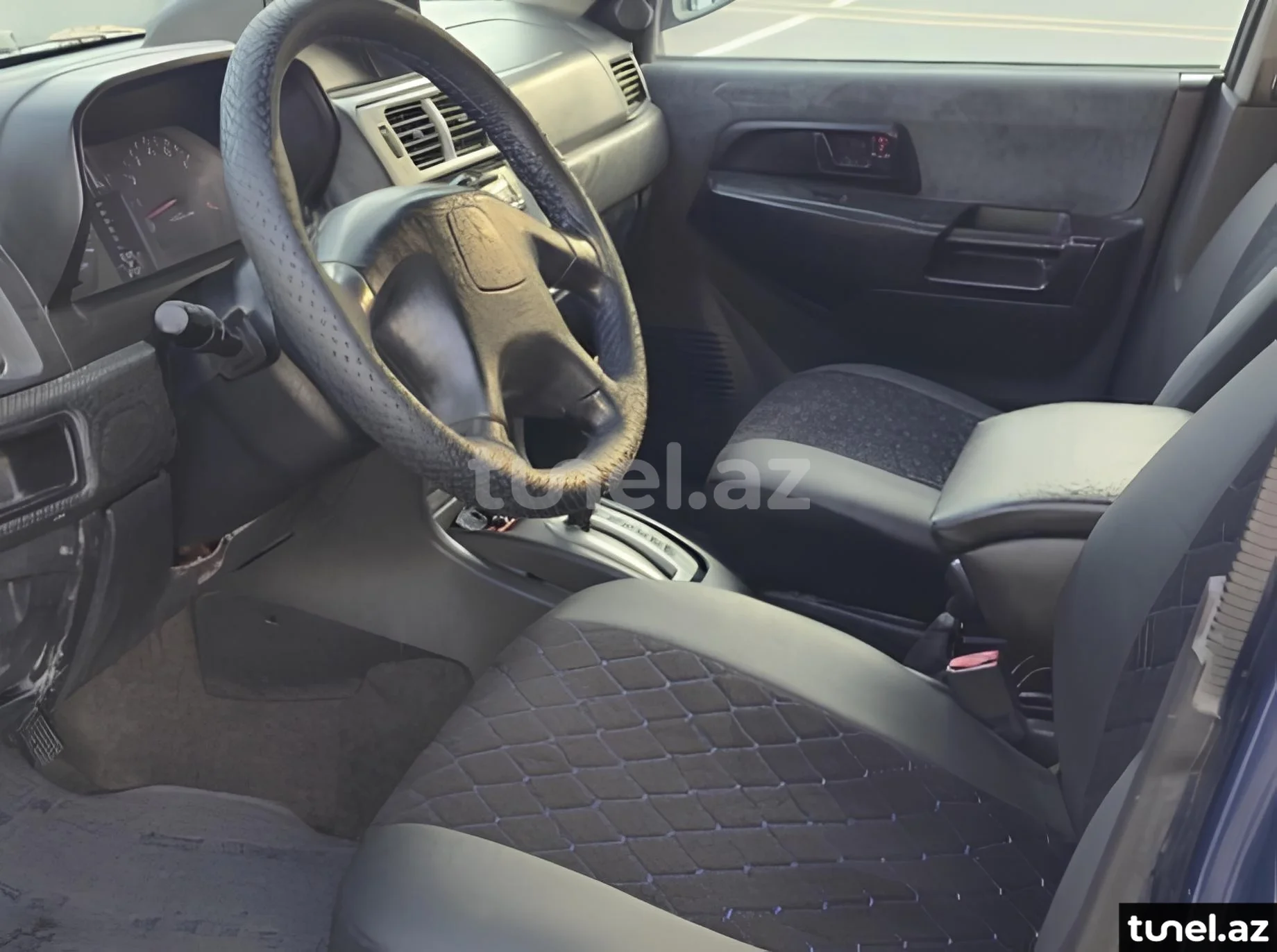 Mitsubishi Pajero io 2000