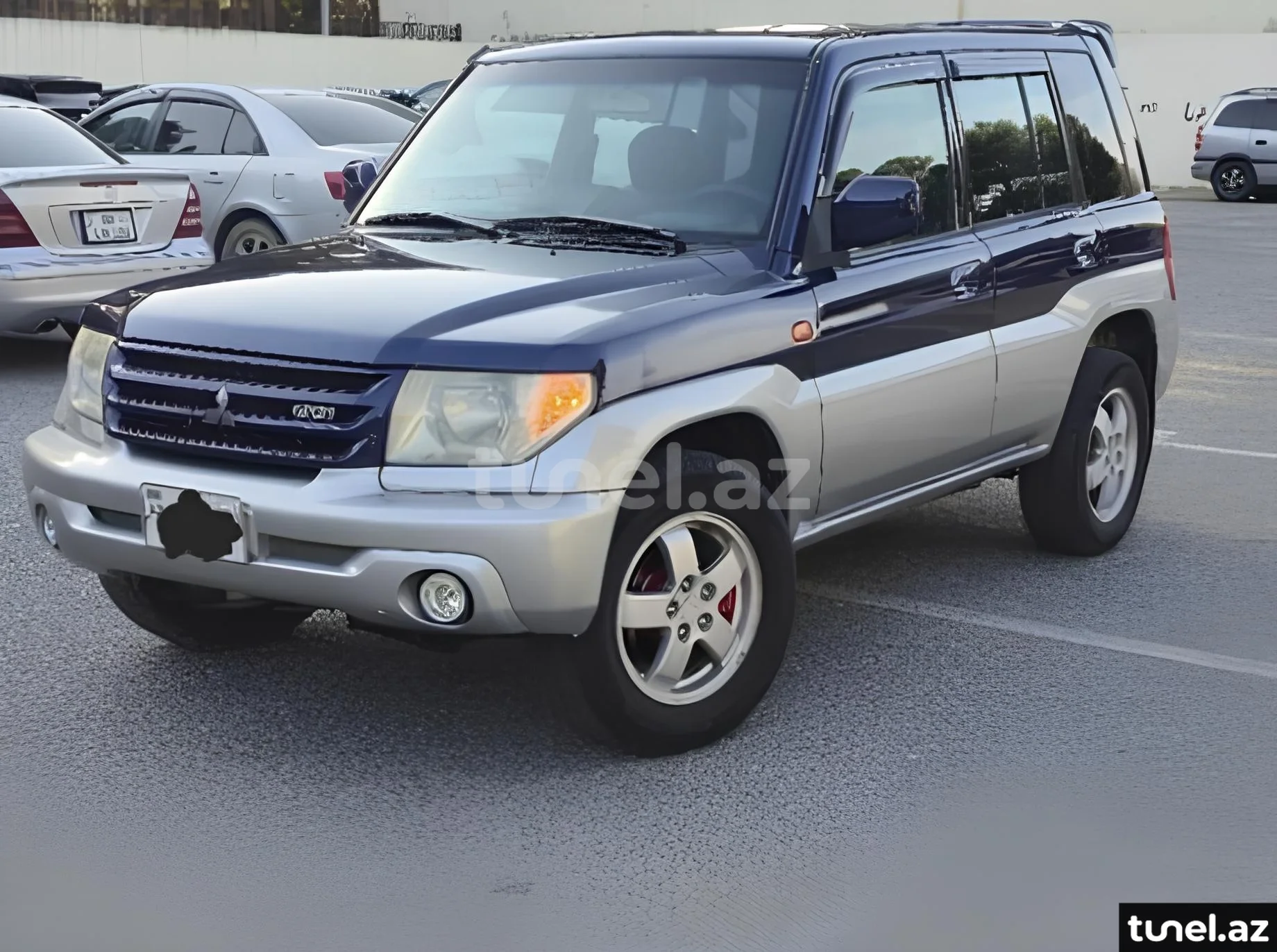 Mitsubishi Pajero io 2000