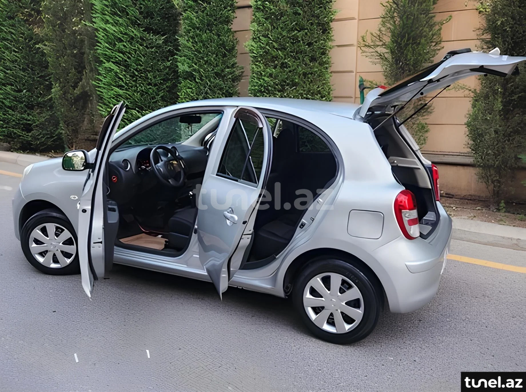 Nissan March 2012