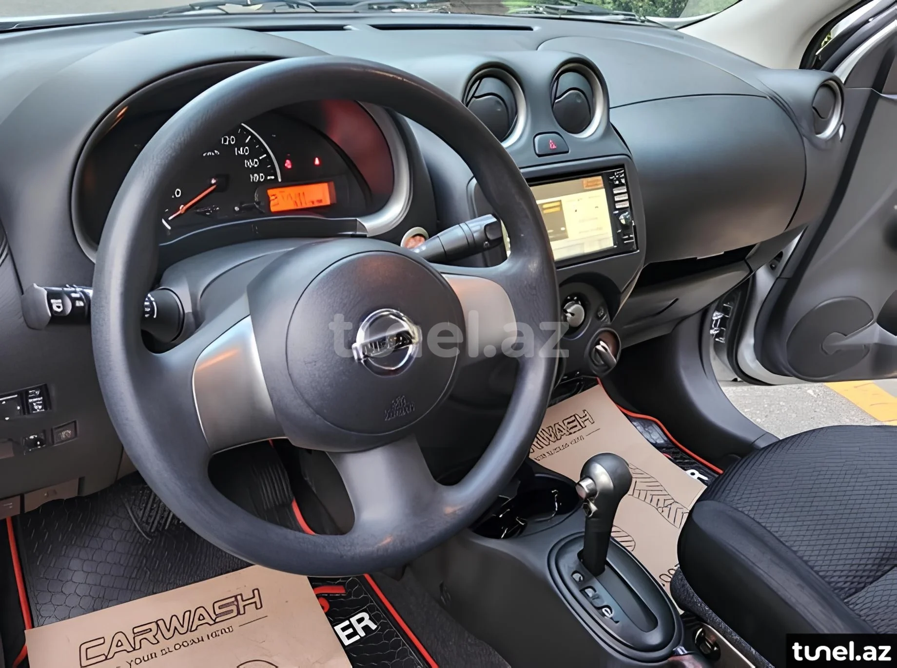 Nissan March 2012