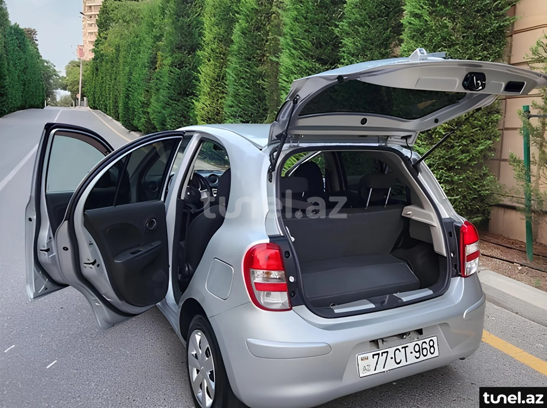 Nissan March 2012