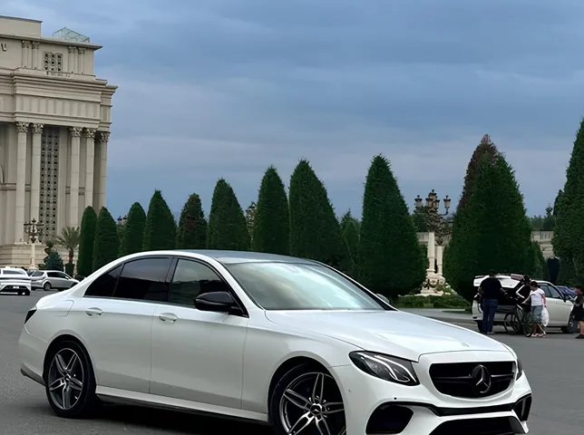 Mercedes E 300, 2.0 L, 2017 i̇l, 164 000 km, Bakı - Qiymət: 45 500 ₼ - Tunel.az