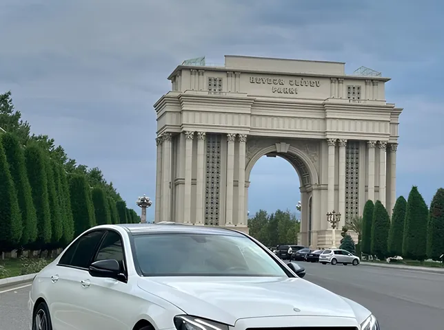 Mercedes E 300, 2.0 L, 2017 i̇l, 164 000 km, Bakı - Qiymət: 45 500 ₼ - Tunel.az