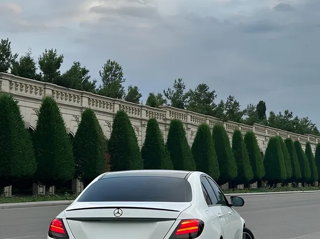 Mercedes E 300, 2.0 L, 2017 i̇l, 164 000 km, Bakı - Qiymət: 45 500 ₼ - Tunel.az