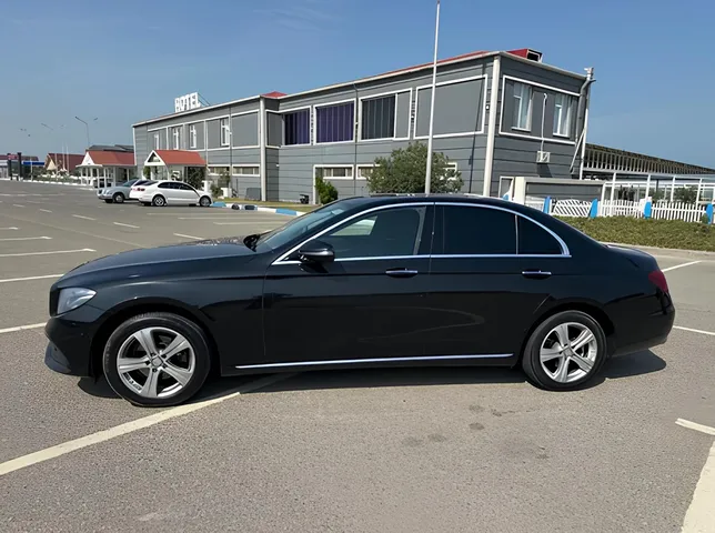 Mercedes E 220 d 4 MATIC, 2.1 L, 2017 i̇l, 295 000 km, Bakı - Qiymət: 33 900 ₼ - Tunel.az