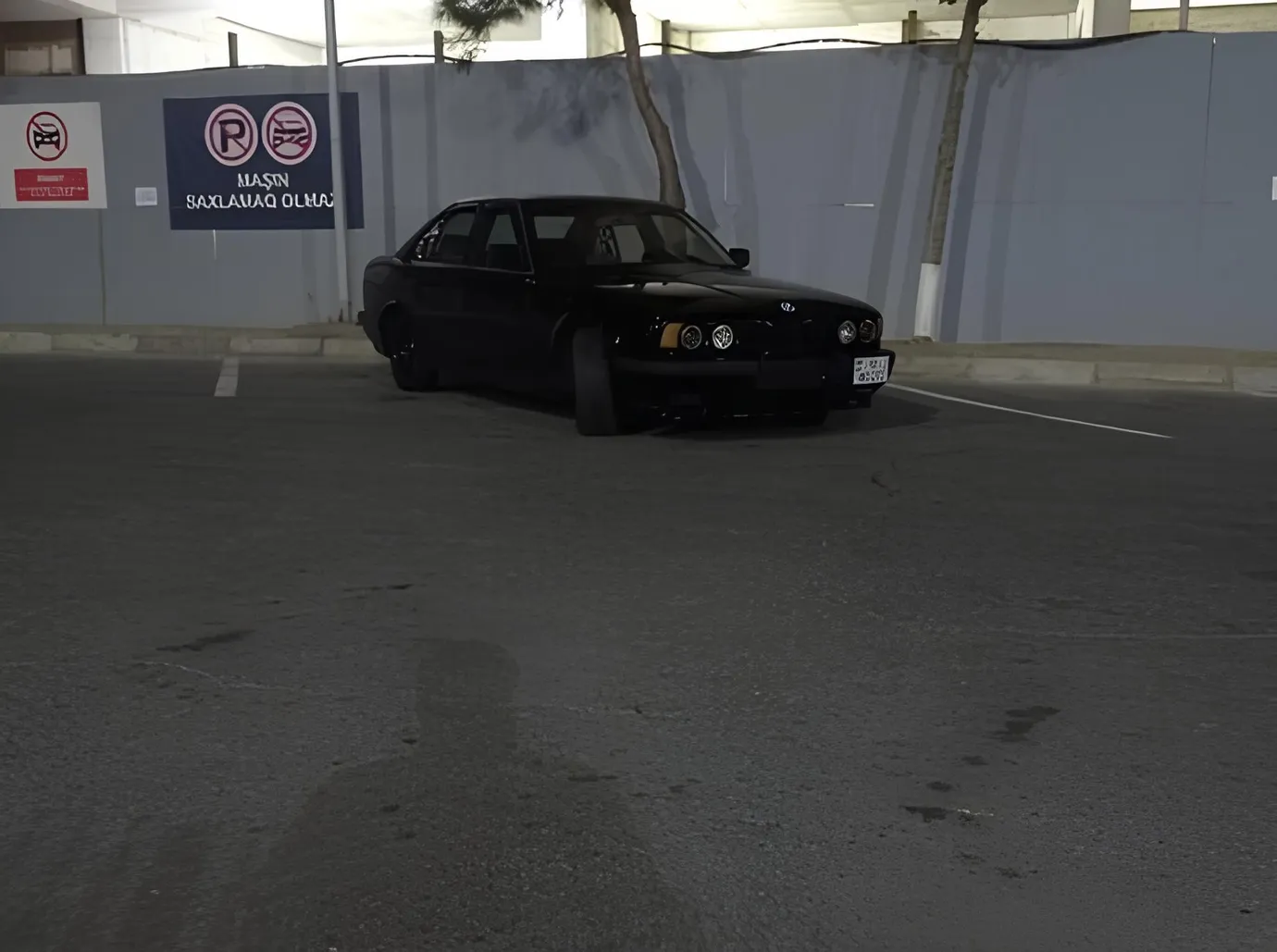 BMW 520, 2.0 L, 1990 سنة, 123 456 km, Baku - السعر: 3 800 ₼ - Tunel.az