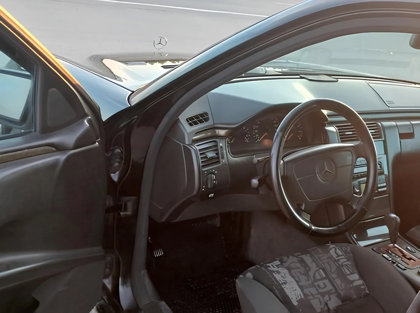 Mercedes E 280, 2.8 L, 1997 i̇l, 321 416 km, Bakı - Qiymət: 9 000 ₼ - Tunel.az