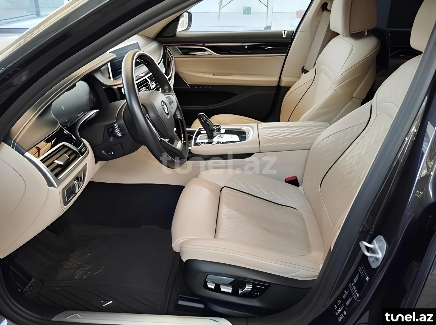 BMW 750 2020