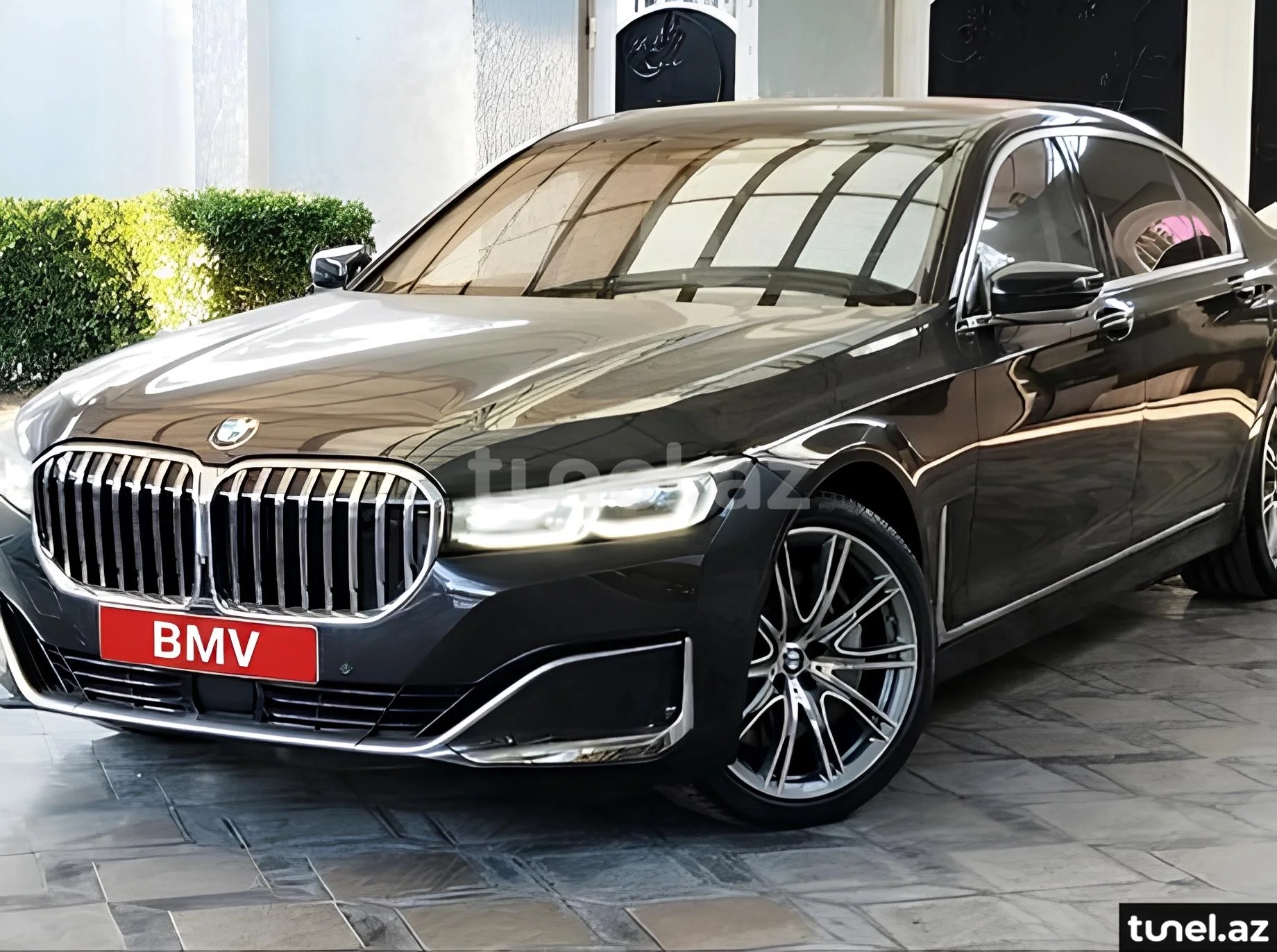 BMW 750 2020