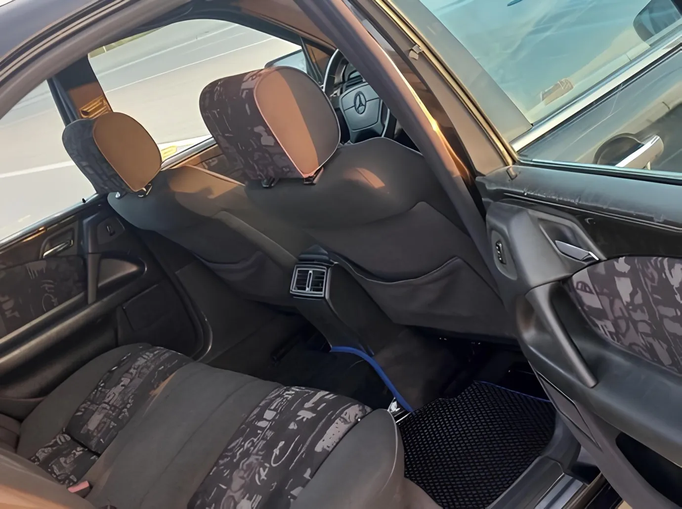 Mercedes E 280, 2.8 L, 1997 i̇l, 321 416 km, Bakı - Qiymət: 9 000 ₼ - Tunel.az