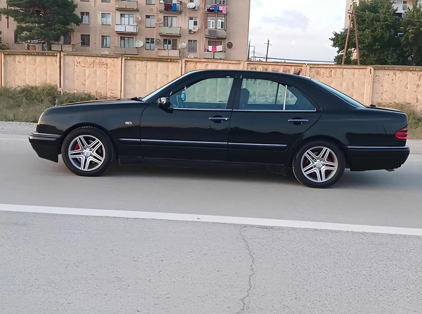 Mercedes E 280, 2.8 L, 1997 i̇l, 321 416 km, Bakı - Qiymət: 9 000 ₼ - Tunel.az
