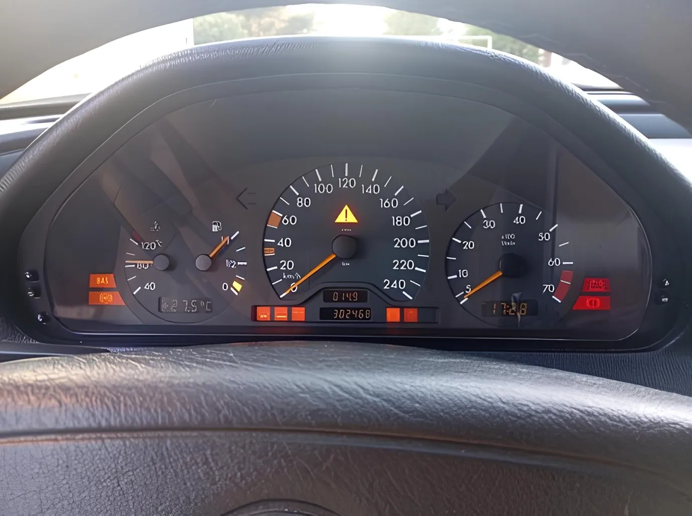 Mercedes C 180, 1.8 L, 1998 year, 303 000 km, Sumgayit - Price: 10 700 ₼ - Tunel.az