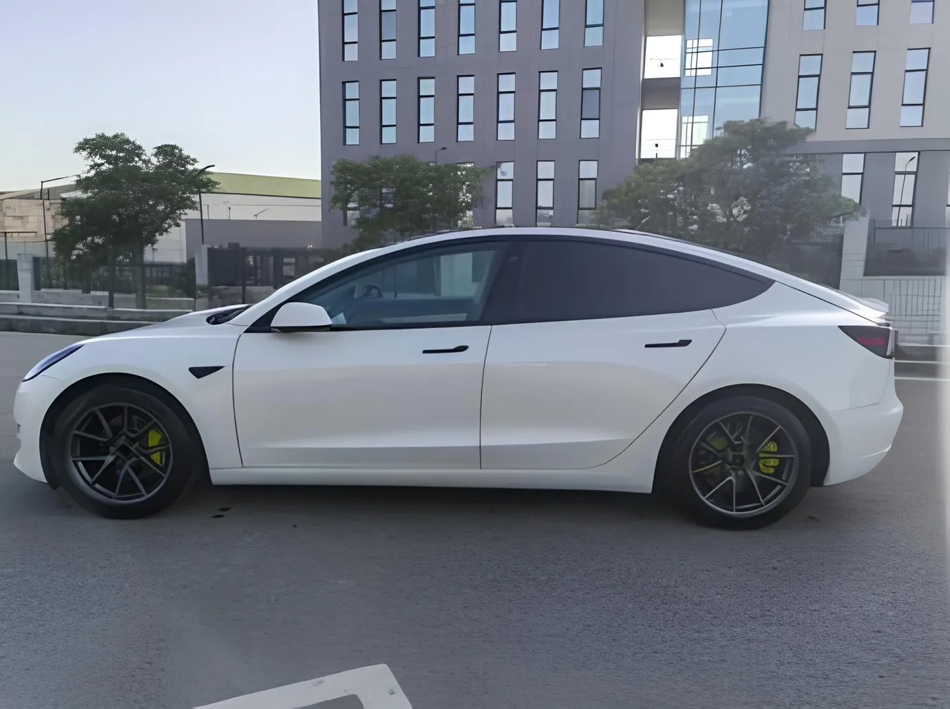Tesla Model 3, 2.2 L, 2021 year, 190 000 km, Baku - Price: 27 500 ₼ - Tunel.az