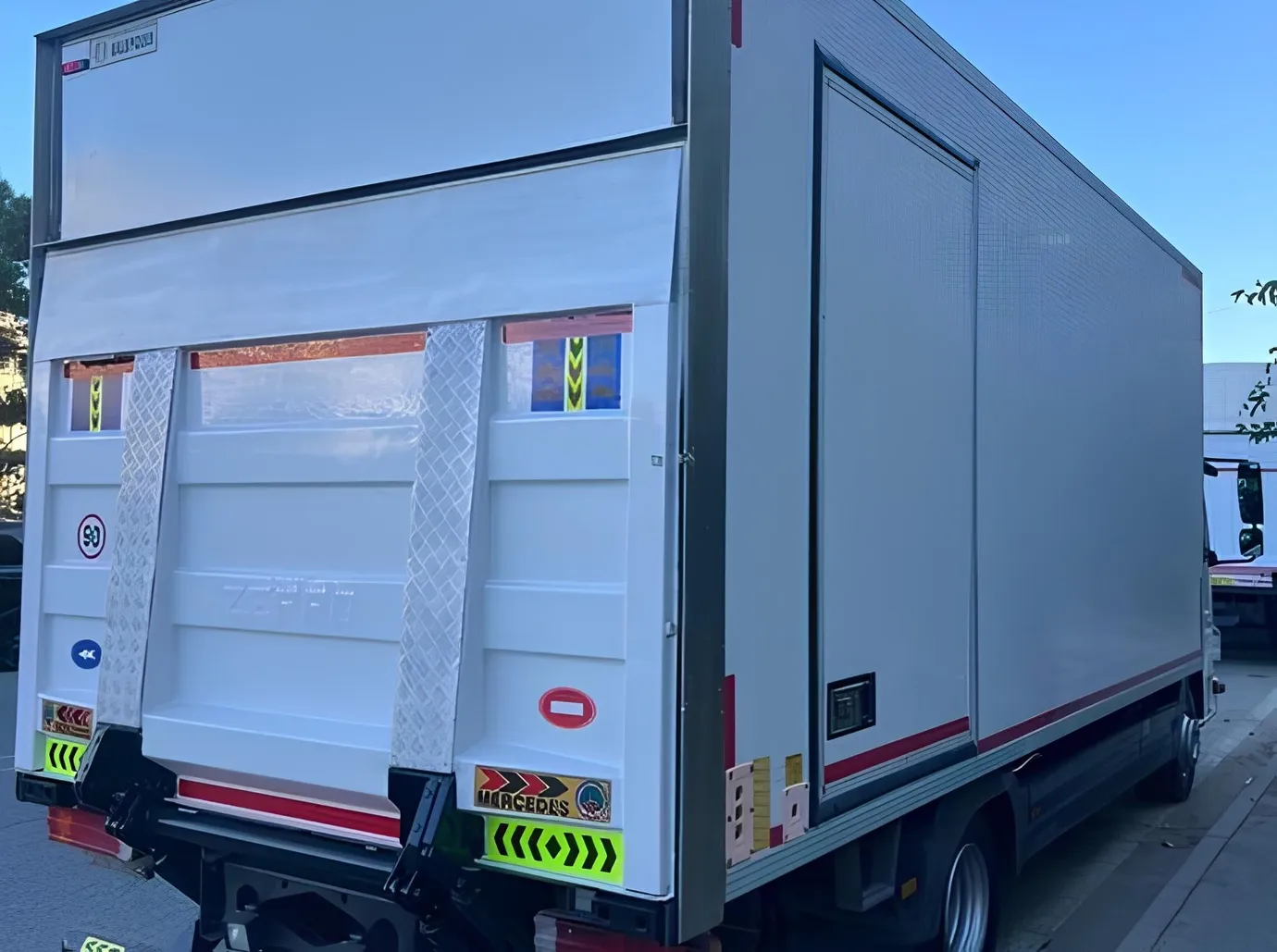Mercedes Atego 818, 4.3 L, 2008 i̇l, 322 640 km, Bakı - Qiymət: 33 500 ₼ - Tunel.az