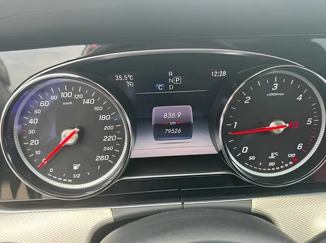 Mercedes E 220 d, 2.0 L, 2018 год, 79 526 km, Баку - Цена: 51 000 ₼ - Tunel.az