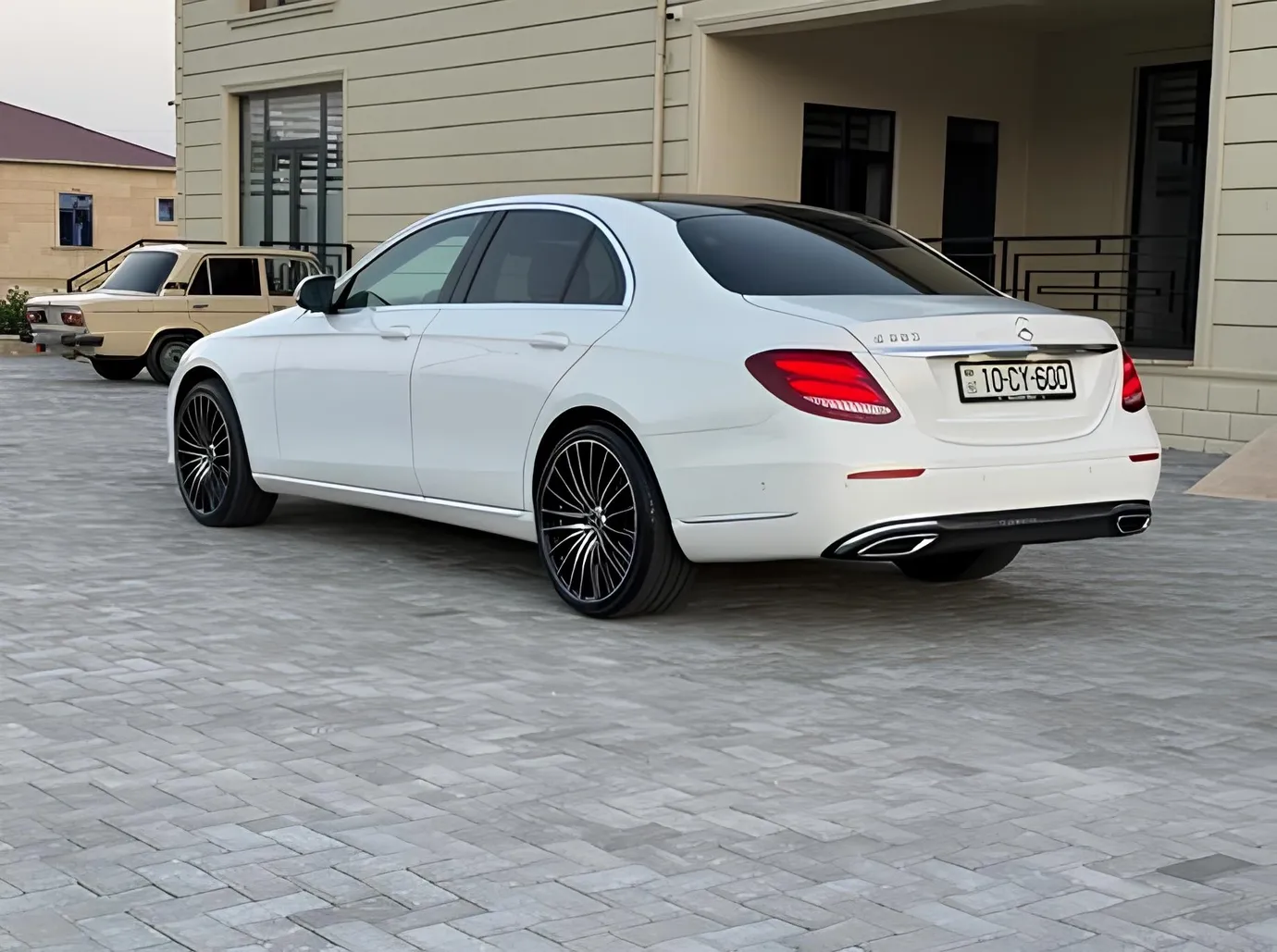 Mercedes E 220 d, 2.0 L, 2018 год, 79 526 km, Баку - Цена: 51 000 ₼ - Tunel.az