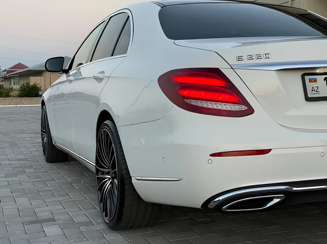 Mercedes E 220 d, 2.0 L, 2018 год, 79 526 km, Баку - Цена: 51 000 ₼ - Tunel.az