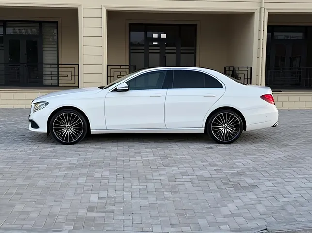 Mercedes E 220 d, 2.0 L, 2018 год, 79 526 km, Баку - Цена: 51 000 ₼ - Tunel.az