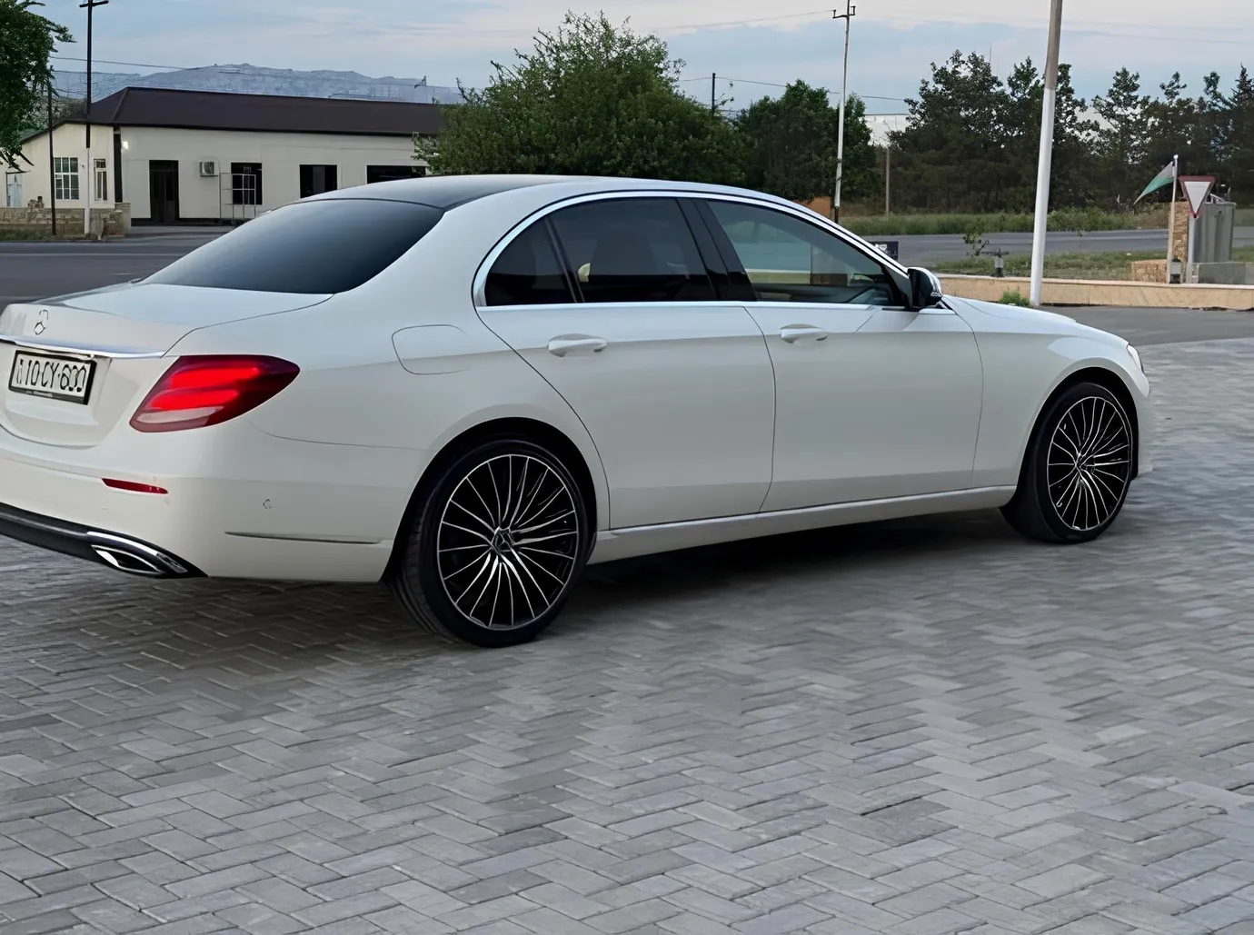 Mercedes E 220 d, 2.0 L, 2018 год, 79 526 km, Баку - Цена: 51 000 ₼ - Tunel.az
