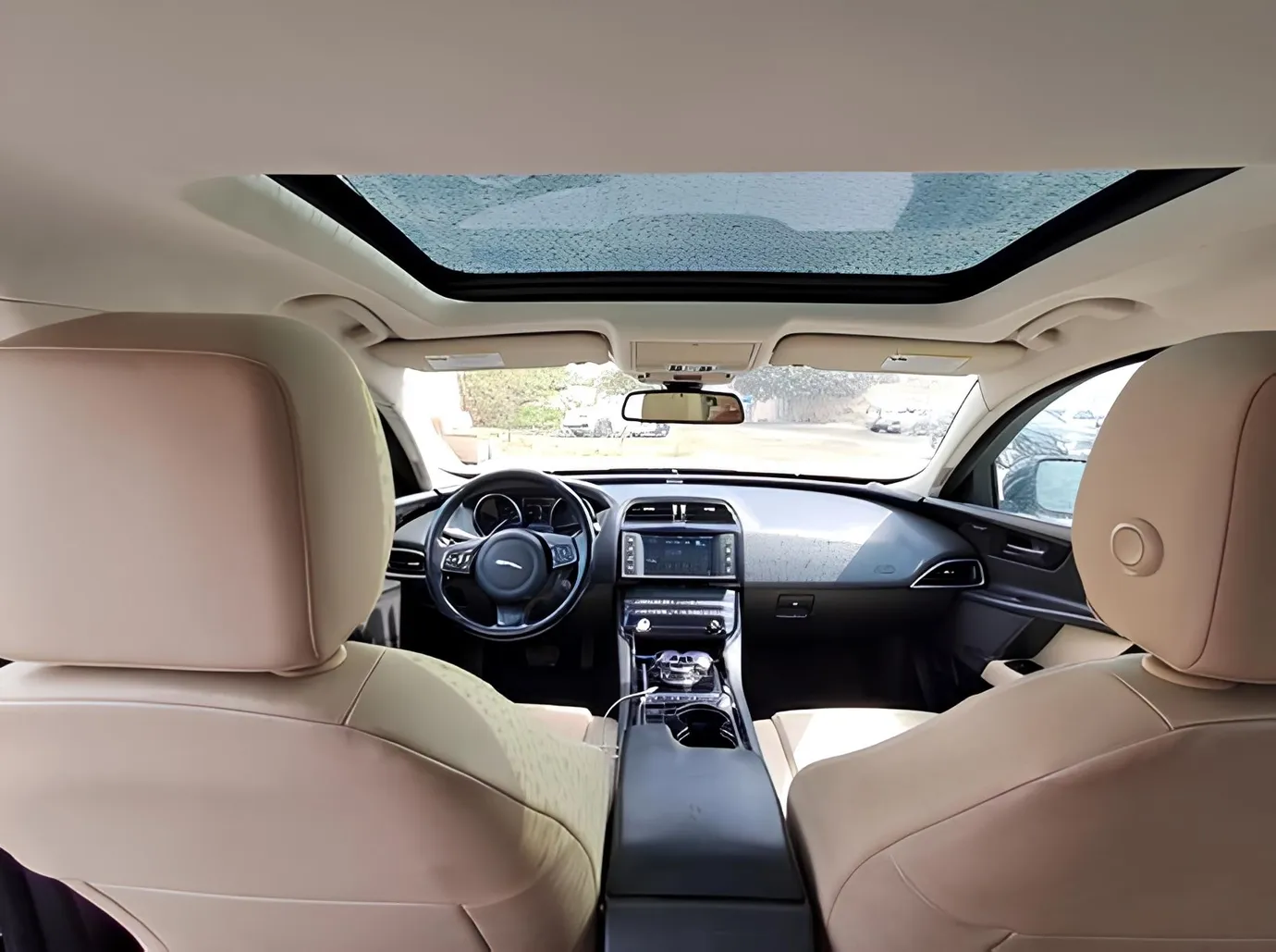 Jaguar XE, 2.0 L, 2017 год, 234 351 km, Баку - Цена: 26 500 ₼ - Tunel.az