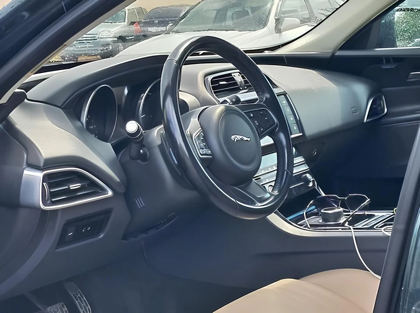 Jaguar XE, 2.0 L, 2017 год, 234 351 km, Баку - Цена: 26 500 ₼ - Tunel.az