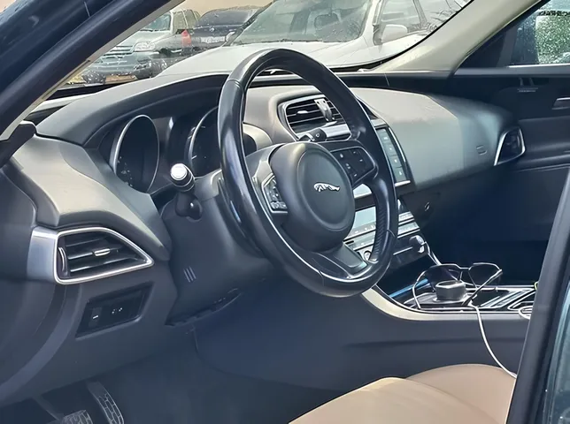 Jaguar XE, 2.0 L, 2017 год, 234 351 km, Баку - Цена: 26 500 ₼ - Tunel.az