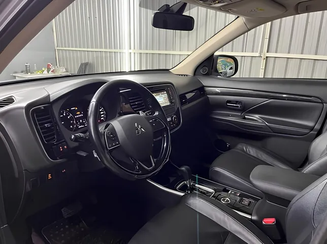Mitsubishi Outlander, 2.4 L, 2017 год, 185 000 km, Баку - Цена: 30 000 ₼ - Tunel.az