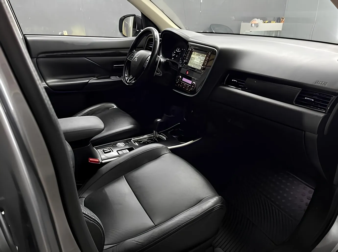 Mitsubishi Outlander, 2.4 L, 2017 год, 185 000 km, Баку - Цена: 30 000 ₼ - Tunel.az