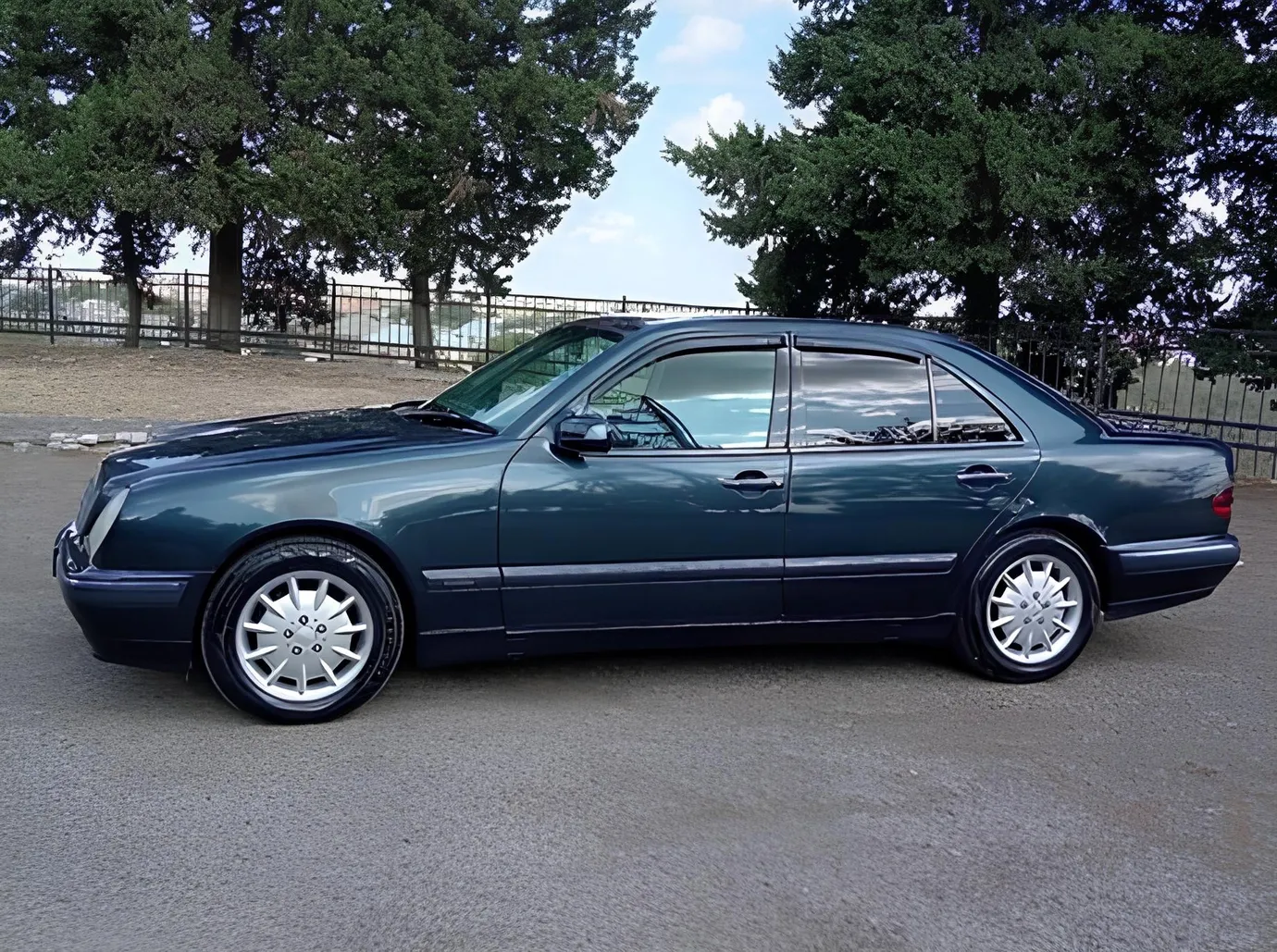 Mercedes E 220, 2.2 L, 2000 i̇l, 300 000 km, Cəlilabad - Qiymət: 15 300 ₼ - Tunel.az