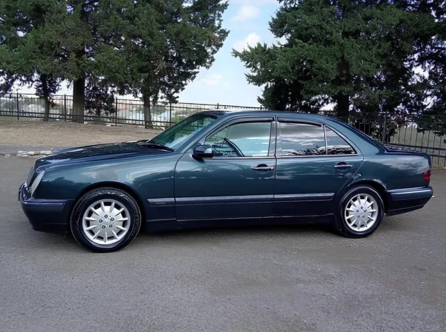 Mercedes E 220, 2.2 L, 2000 i̇l, 300 000 km, Cəlilabad - Qiymət: 15 300 ₼ - Tunel.az