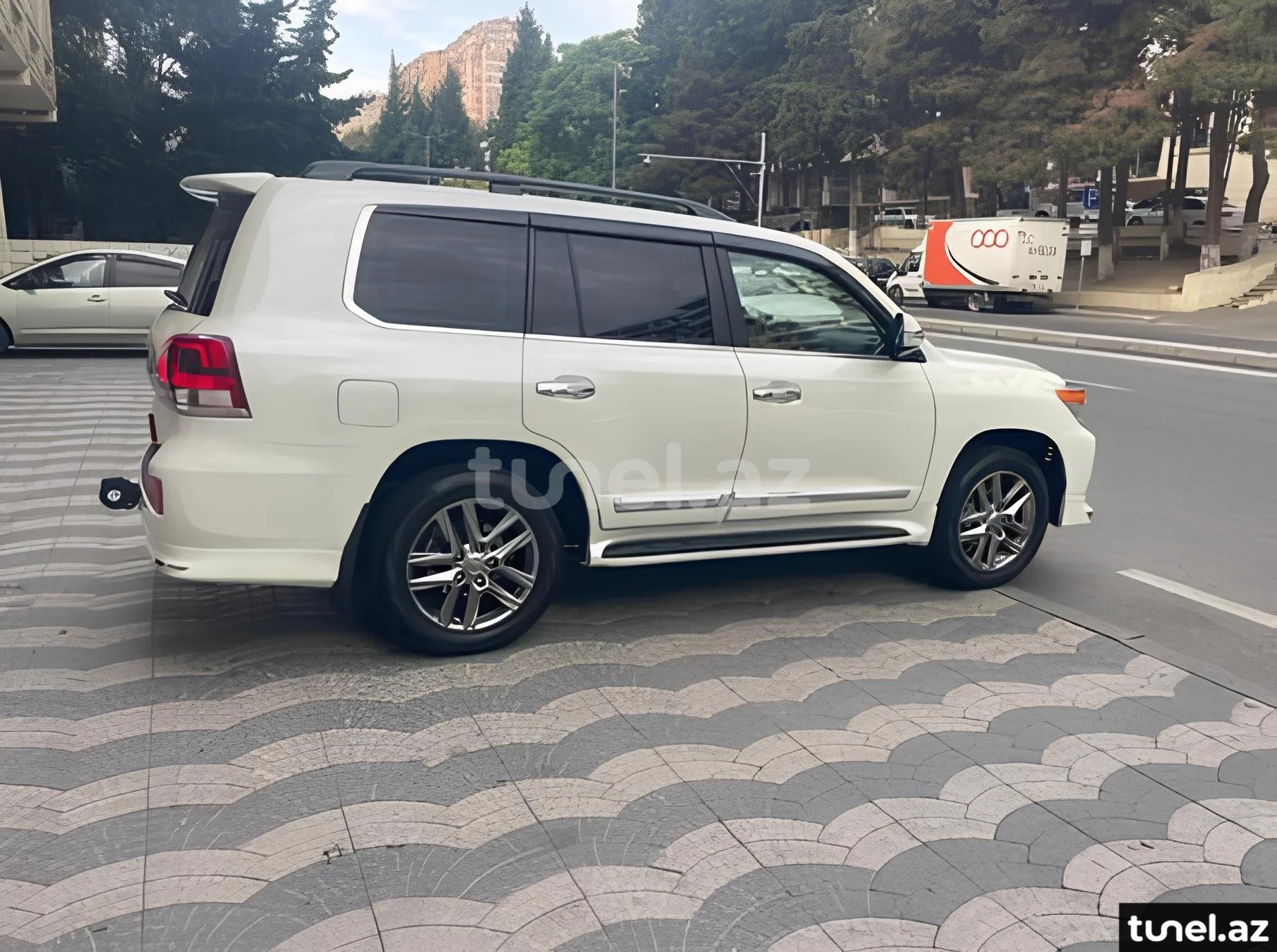 Toyota Land Cruiser 2013