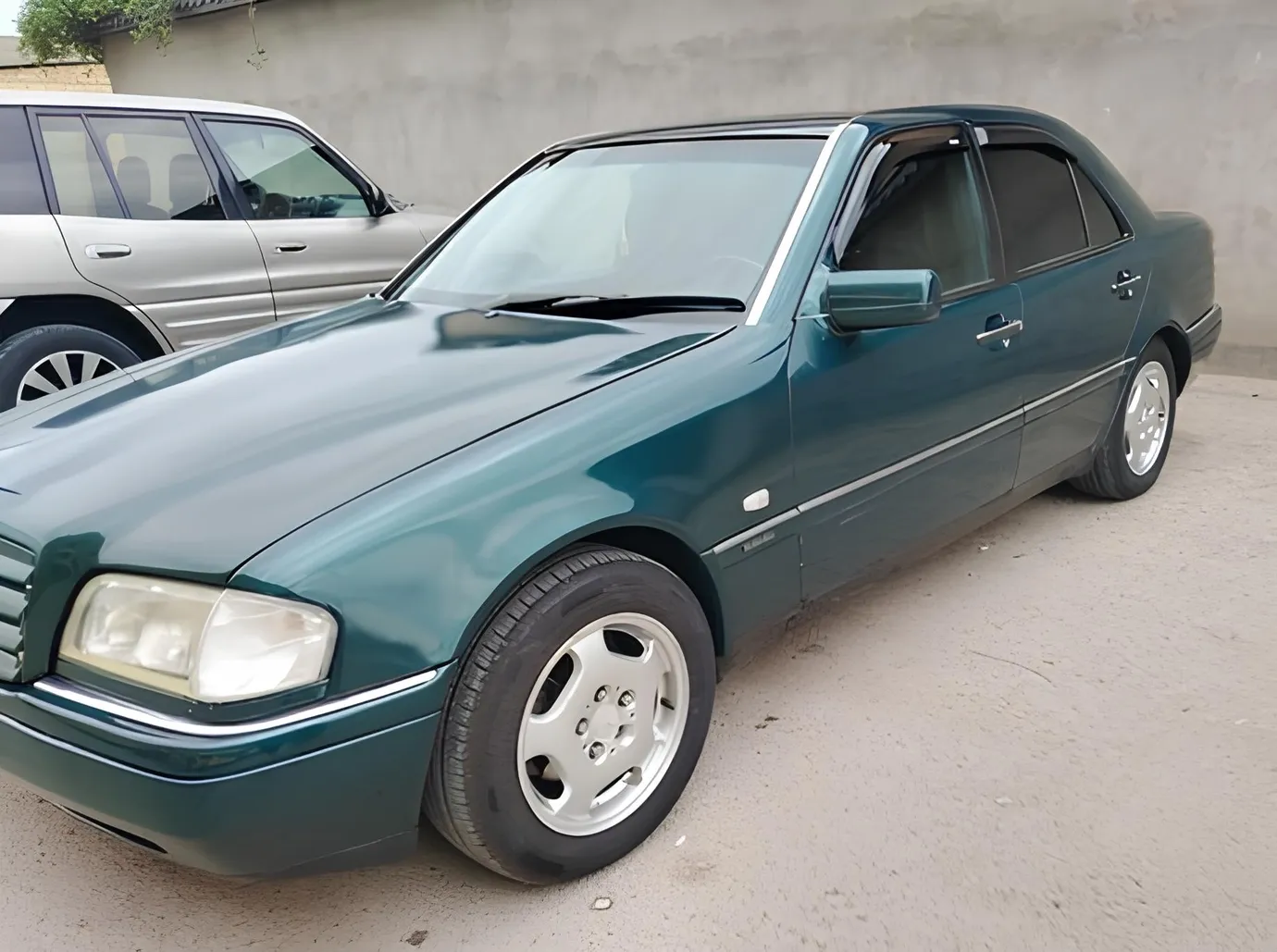 Mercedes C 200, 2.0 L, 1997 year, 300 000 km, Baku - Price: 9 200 ₼ - Tunel.az
