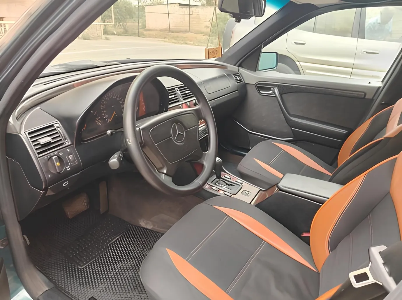 Mercedes C 200, 2.0 L, 1997 year, 300 000 km, Baku - Price: 9 200 ₼ - Tunel.az