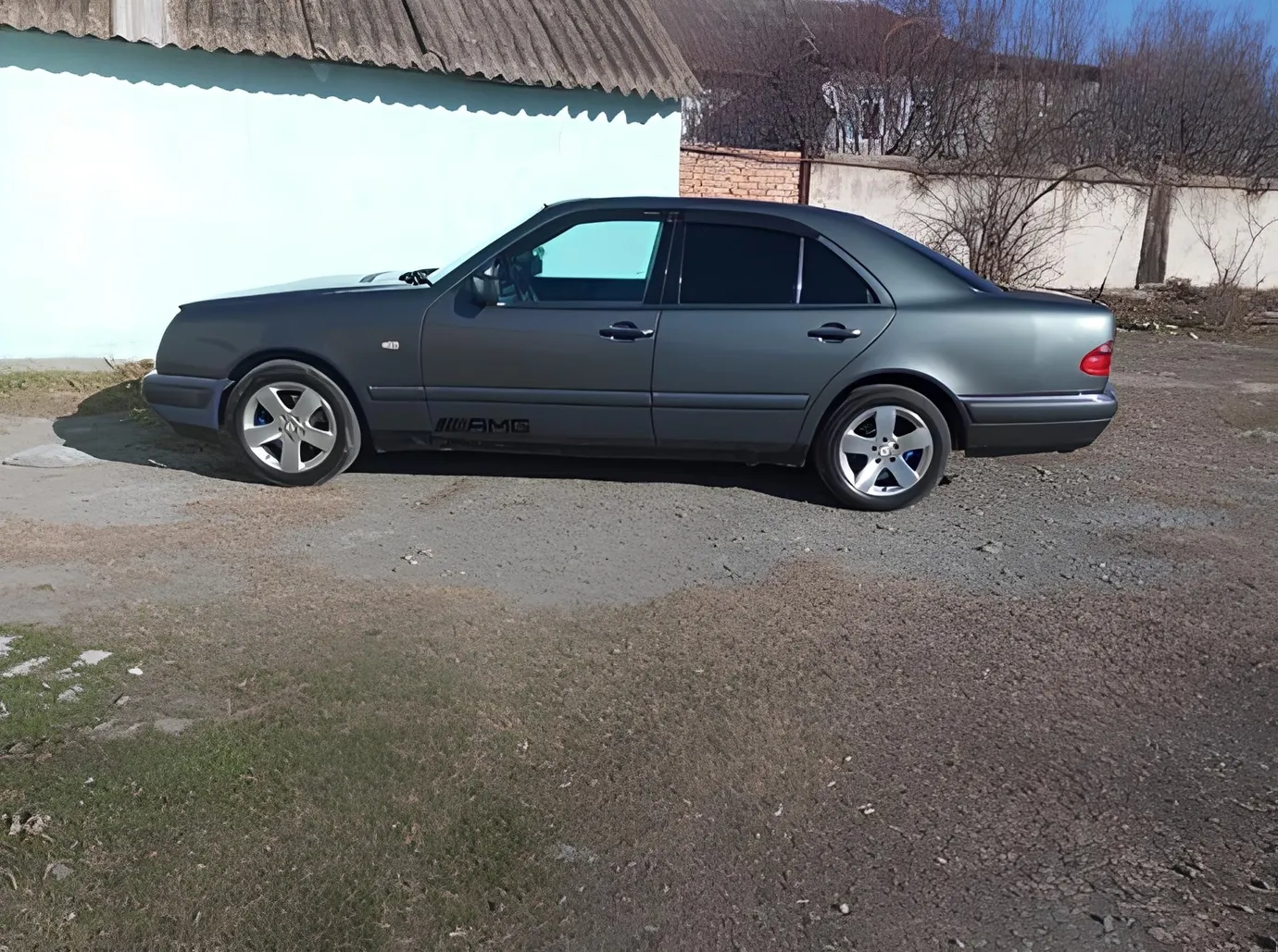 Mercedes E 280, 2.8 L, 1997 i̇l, 300 000 km, Bakı - Qiymət: 6 000 ₼ - Tunel.az