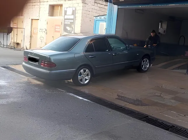 Mercedes E 280, 2.8 L, 1997 i̇l, 300 000 km, Bakı - Qiymət: 6 000 ₼ - Tunel.az