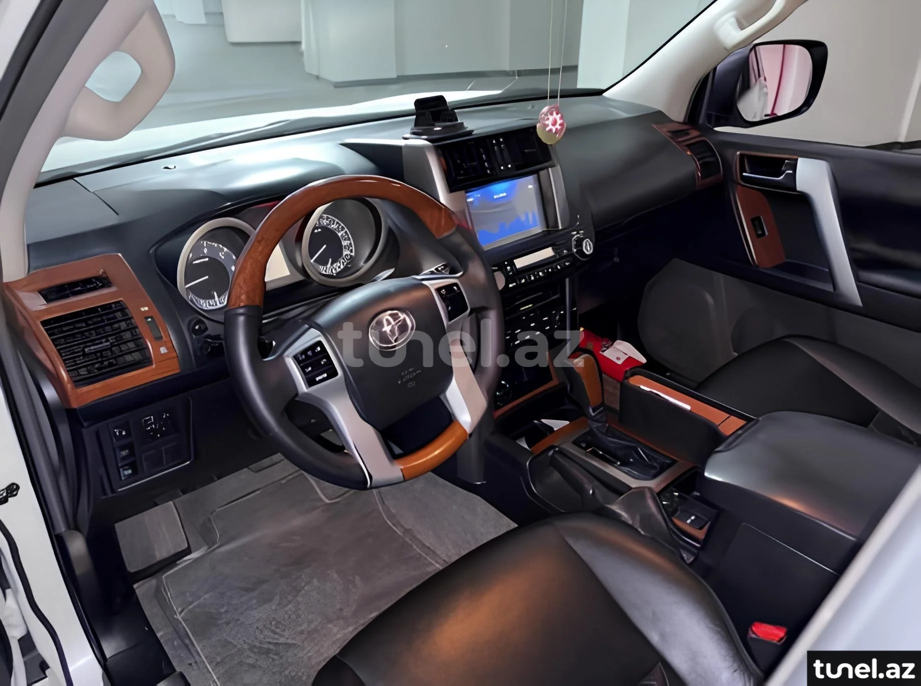 Toyota Land Cruiser Prado 2012