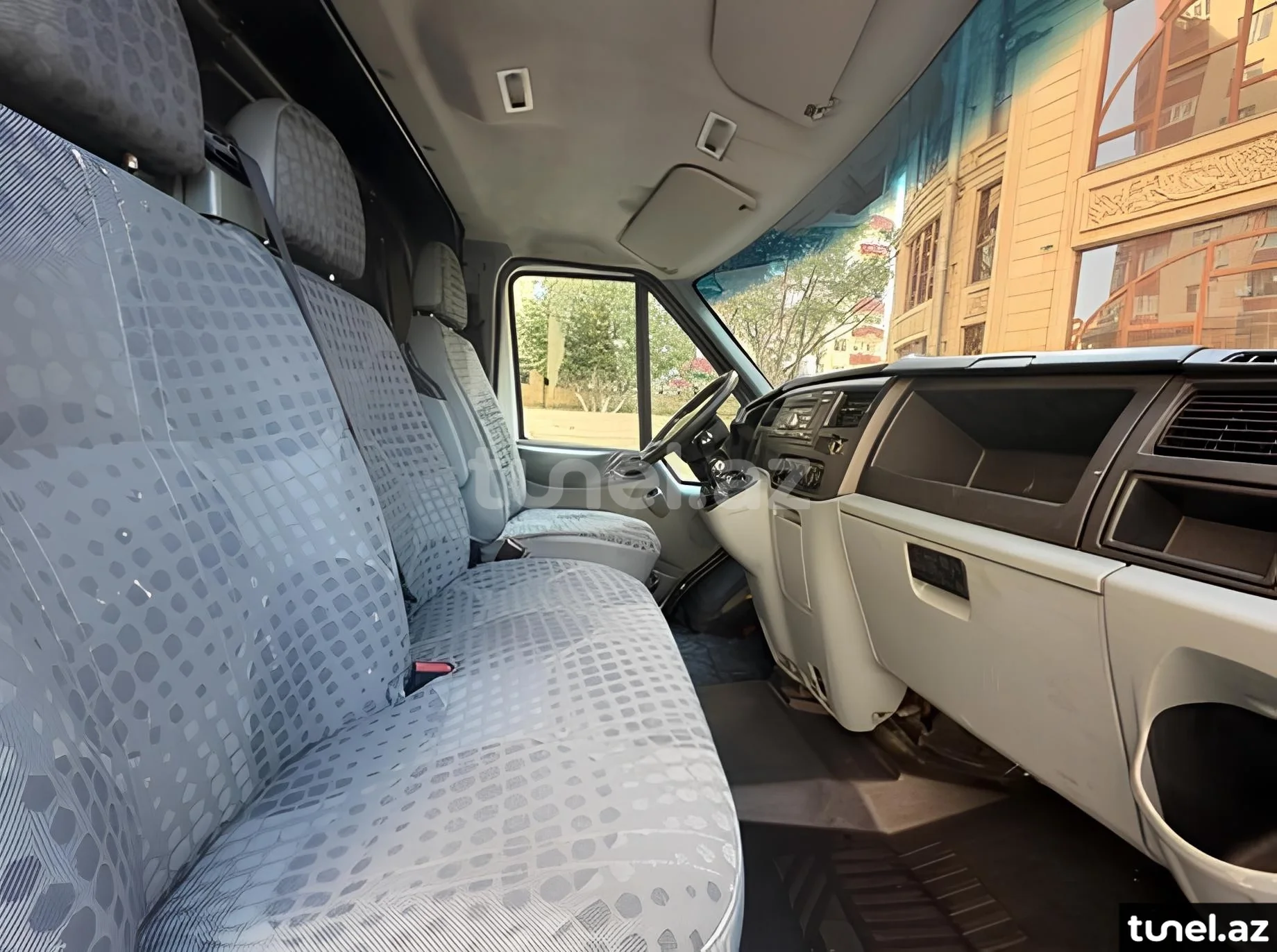 Ford Transit 2011