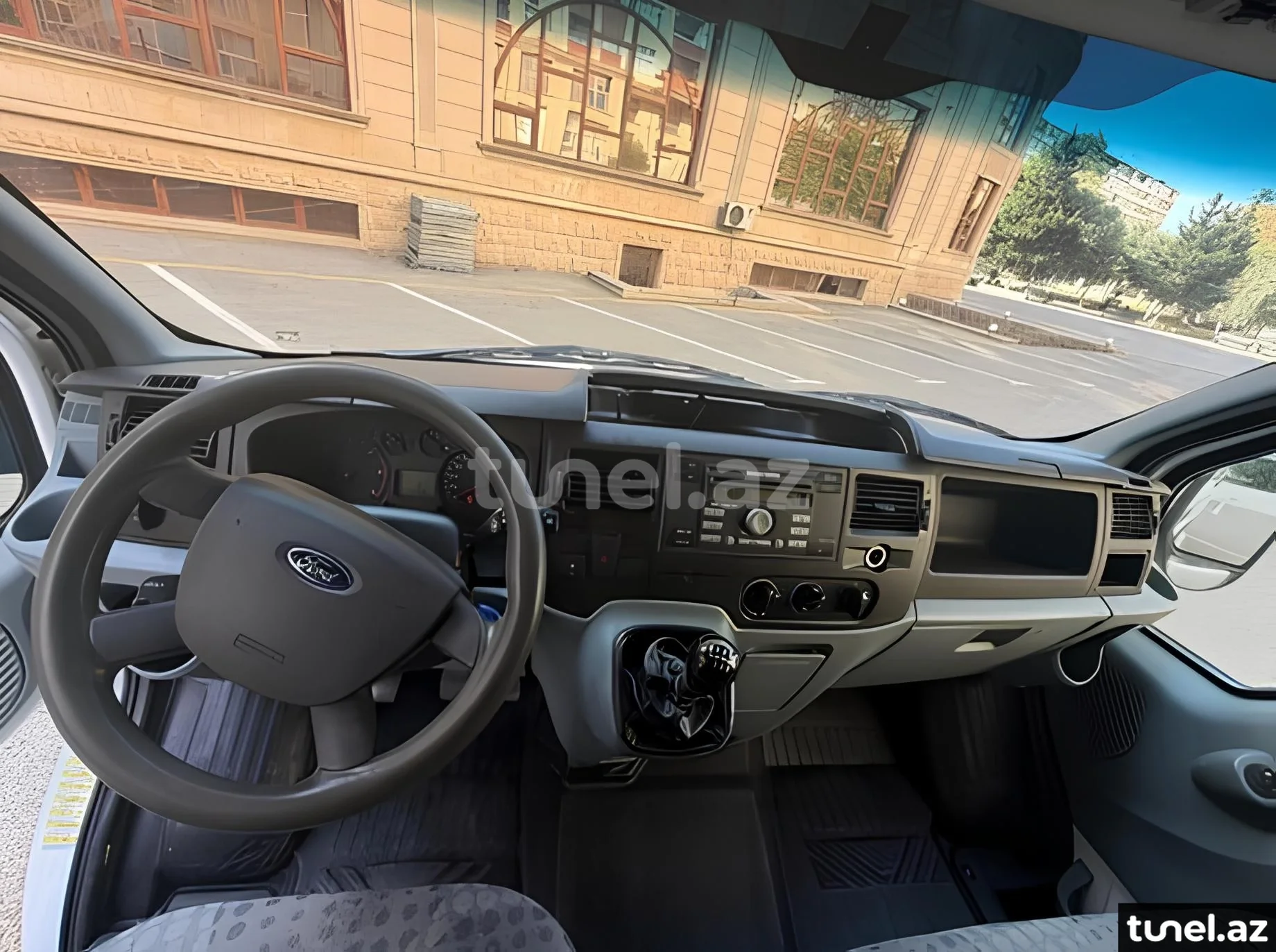 Ford Transit 2011