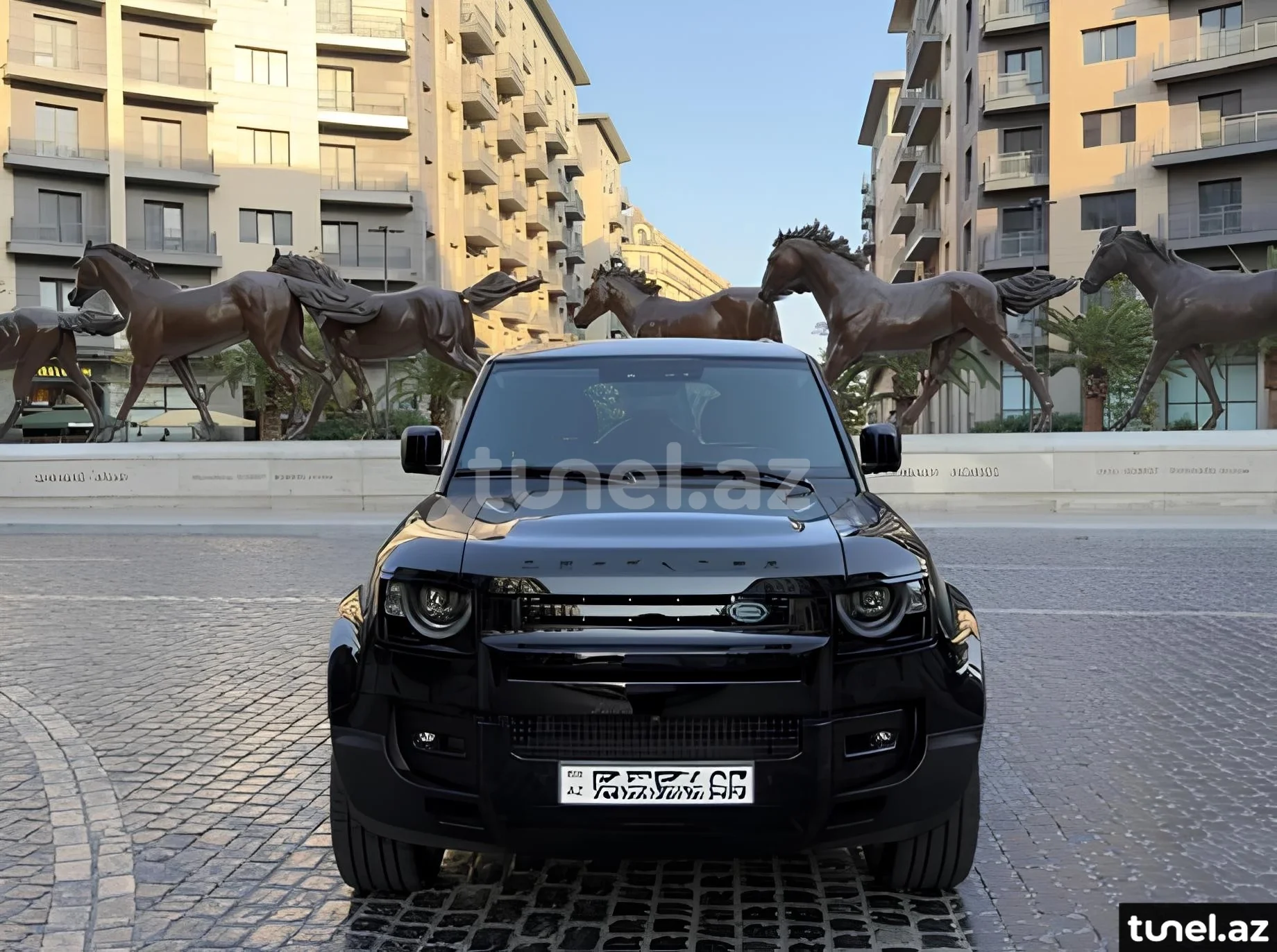 Land Rover Defender 2023