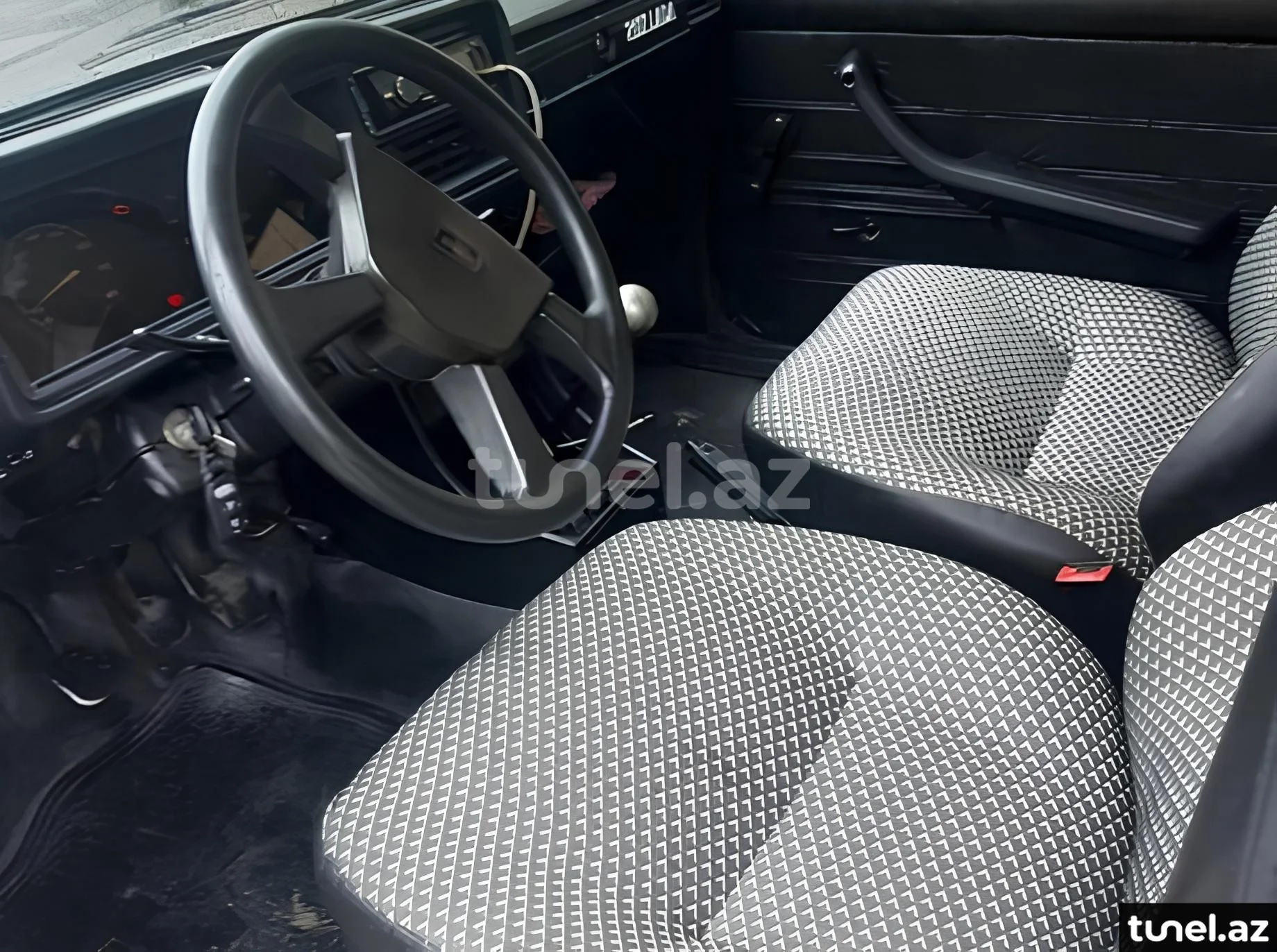 LADA (VAZ) 2107 2011