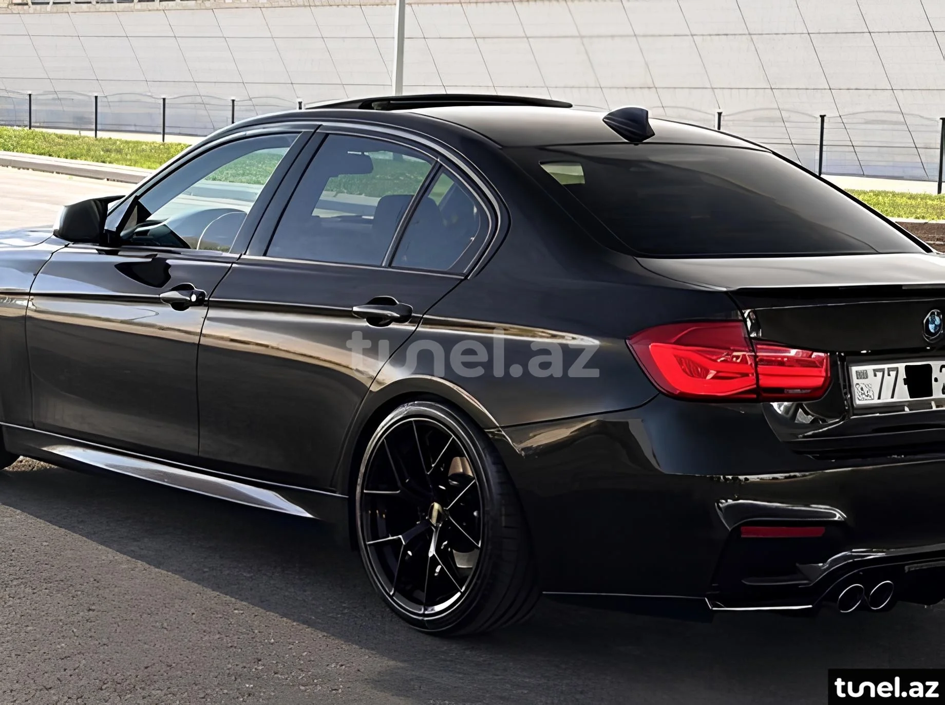 BMW 330 2016