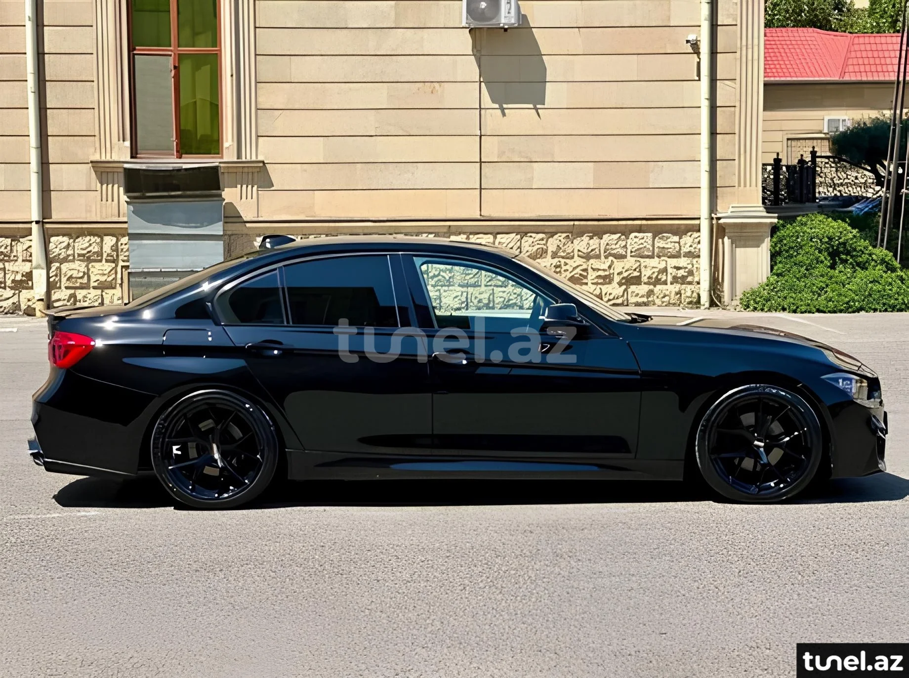 BMW 330 2016