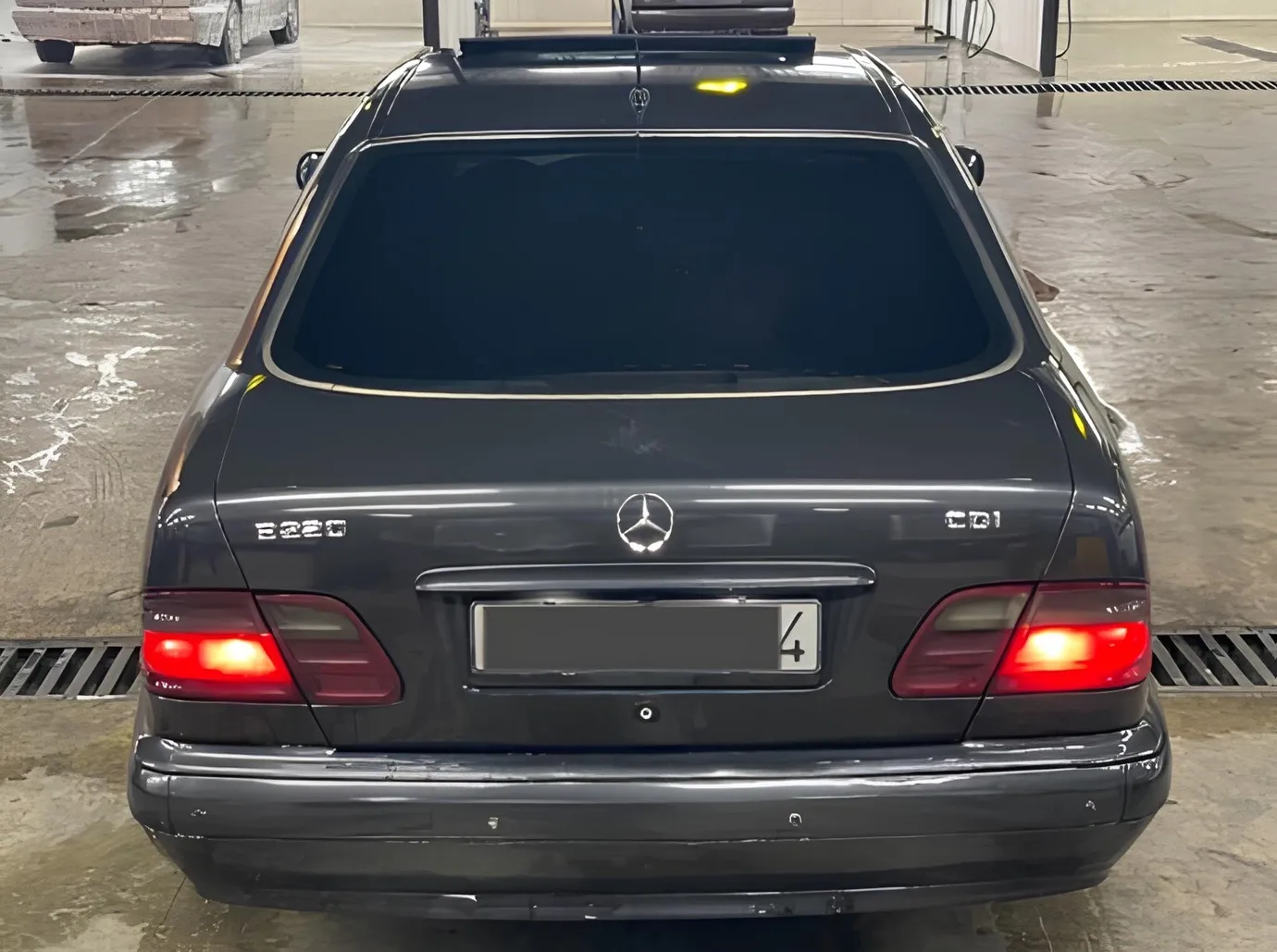 Mercedes E 220, 2.2 L, 1999 год, 486 700 km, Гянджа - Цена: 9 900 ₼ - Tunel.az