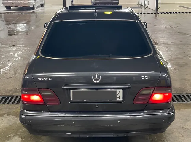 Mercedes E 220, 2.2 L, 1999 год, 486 700 km, Гянджа - Цена: 9 900 ₼ - Tunel.az