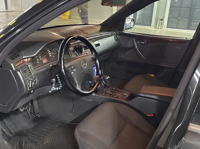 Mercedes E 220, 2.2 L, 1999 год, 486 700 km, Гянджа - Цена: 9 900 ₼ - Tunel.az