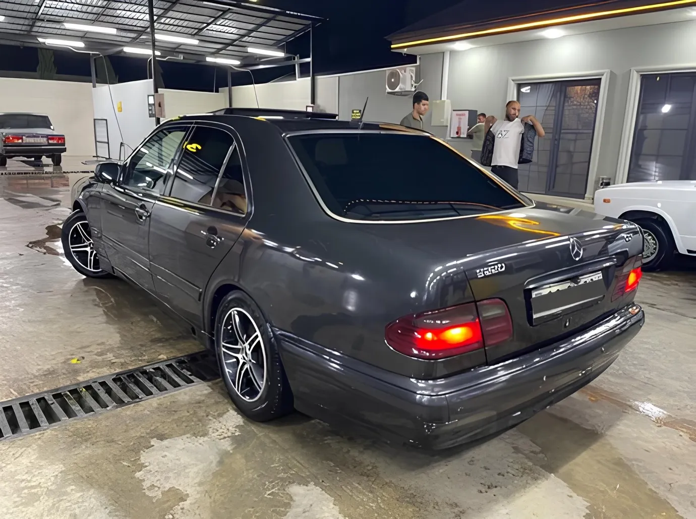 Mercedes E 220, 2.2 L, 1999 год, 486 700 km, Гянджа - Цена: 9 900 ₼ - Tunel.az