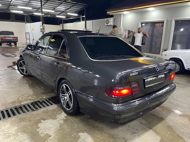 Mercedes E 220, 2.2 L, 1999 год, 486 700 km, Гянджа - Цена: 9 900 ₼ - Tunel.az