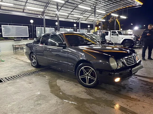 Mercedes E 220, 2.2 L, 1999 год, 486 700 km, Гянджа - Цена: 9 900 ₼ - Tunel.az