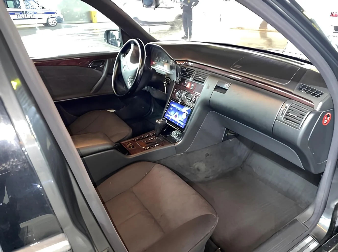 Mercedes E 220, 2.2 L, 1999 год, 486 700 km, Гянджа - Цена: 9 900 ₼ - Tunel.az